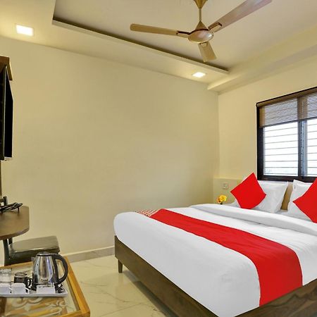 Ulhāsnagar Hotel O Nandi Palace Lodging And Boarding מראה חיצוני תמונה