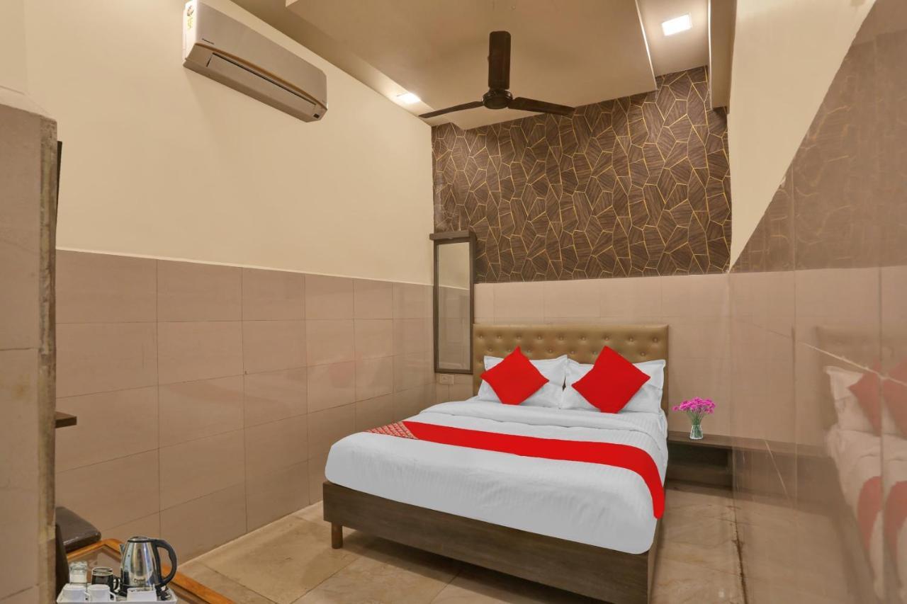 Ulhāsnagar Hotel O Nandi Palace Lodging And Boarding מראה חיצוני תמונה