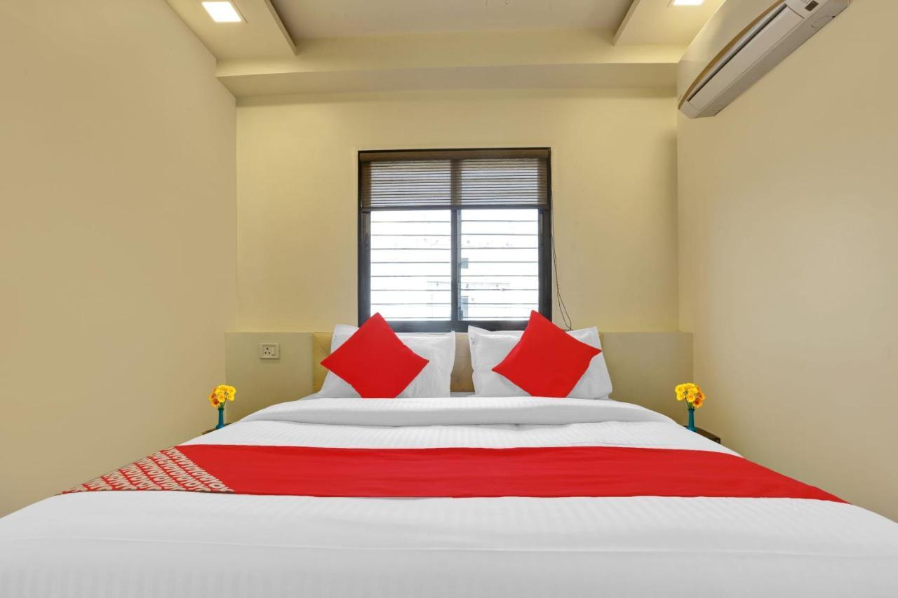 Ulhāsnagar Hotel O Nandi Palace Lodging And Boarding מראה חיצוני תמונה