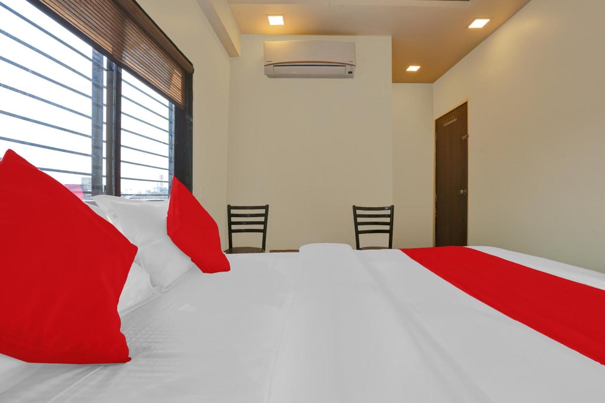 Ulhāsnagar Hotel O Nandi Palace Lodging And Boarding מראה חיצוני תמונה
