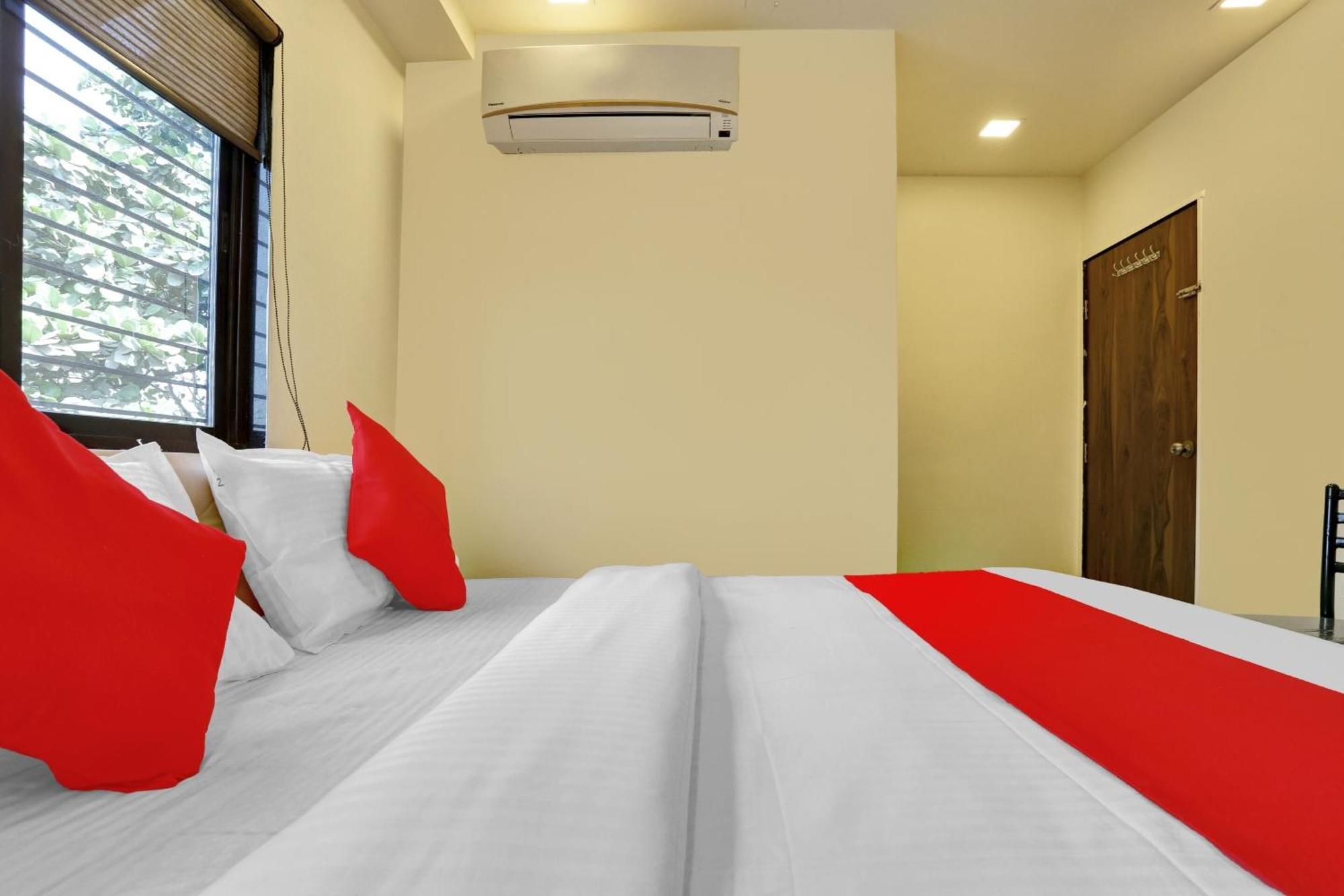 Ulhāsnagar Hotel O Nandi Palace Lodging And Boarding מראה חיצוני תמונה