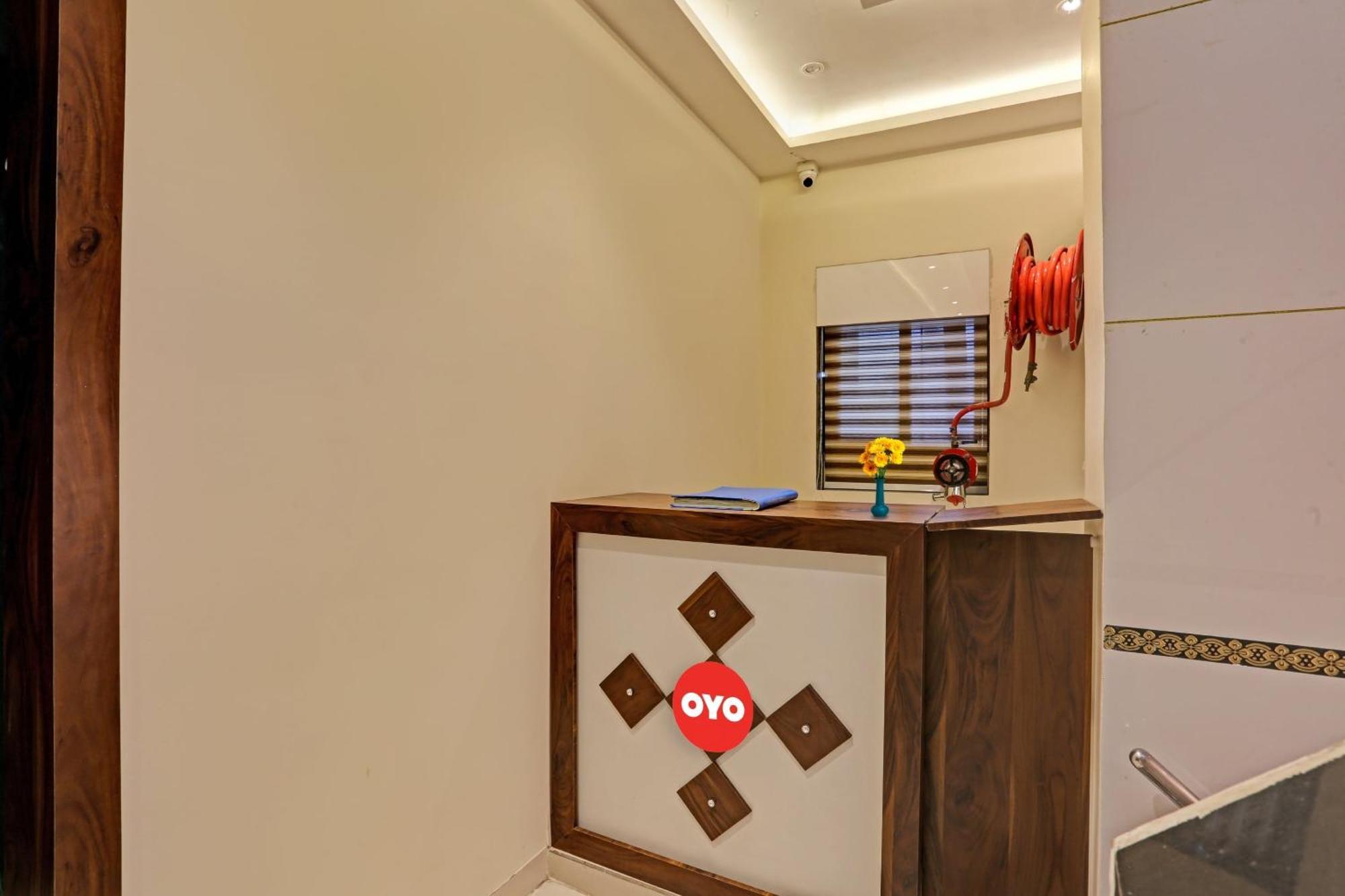 Ulhāsnagar Hotel O Nandi Palace Lodging And Boarding מראה חיצוני תמונה