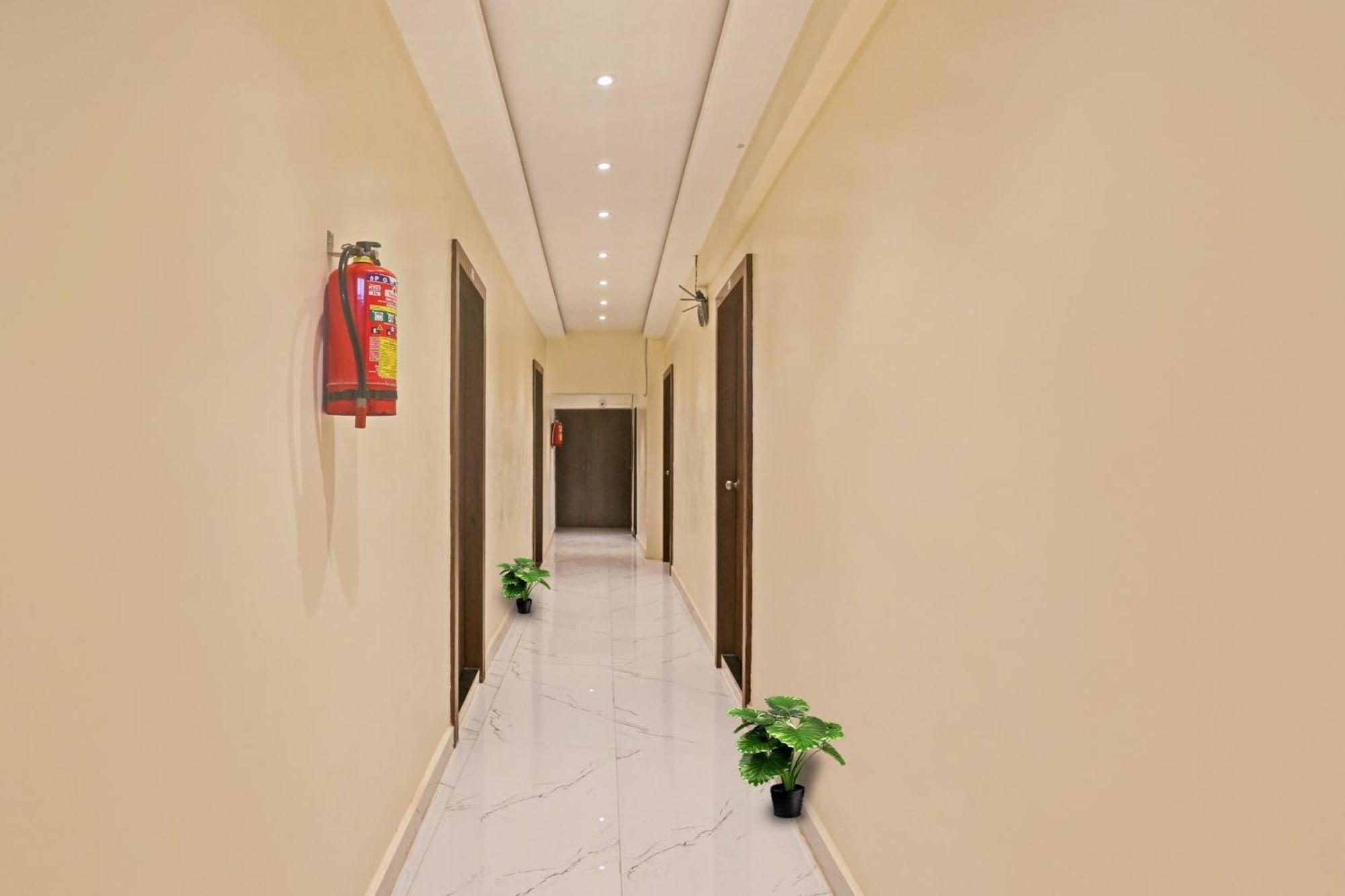 Ulhāsnagar Hotel O Nandi Palace Lodging And Boarding מראה חיצוני תמונה