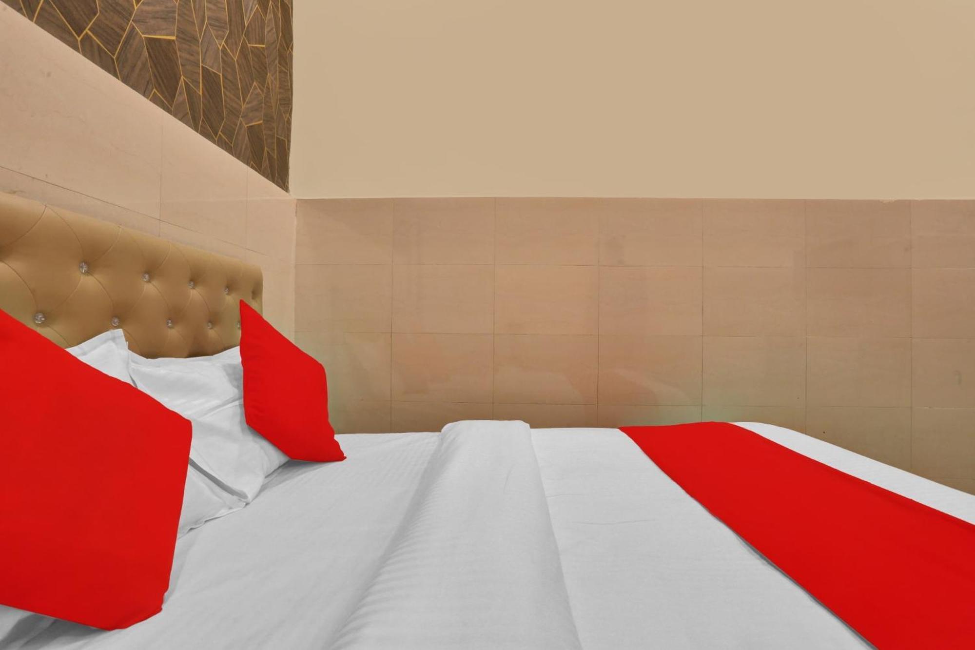 Ulhāsnagar Hotel O Nandi Palace Lodging And Boarding מראה חיצוני תמונה