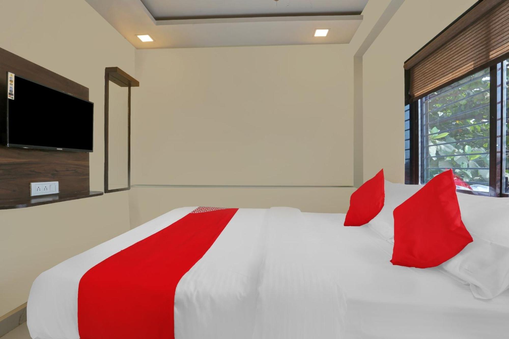 Ulhāsnagar Hotel O Nandi Palace Lodging And Boarding מראה חיצוני תמונה